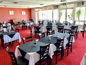 Se sirven almuerzos y cenas