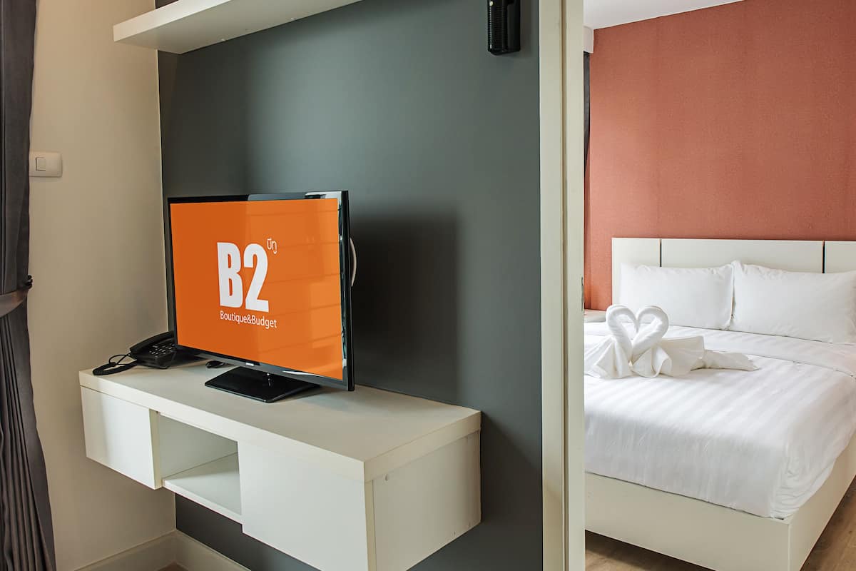 In-room safe, desk, free WiFi, bed sheets