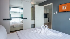 In-room safe, desk, free WiFi, bed sheets - B2 Mae Sot Premier Hotel (Mae Sot)