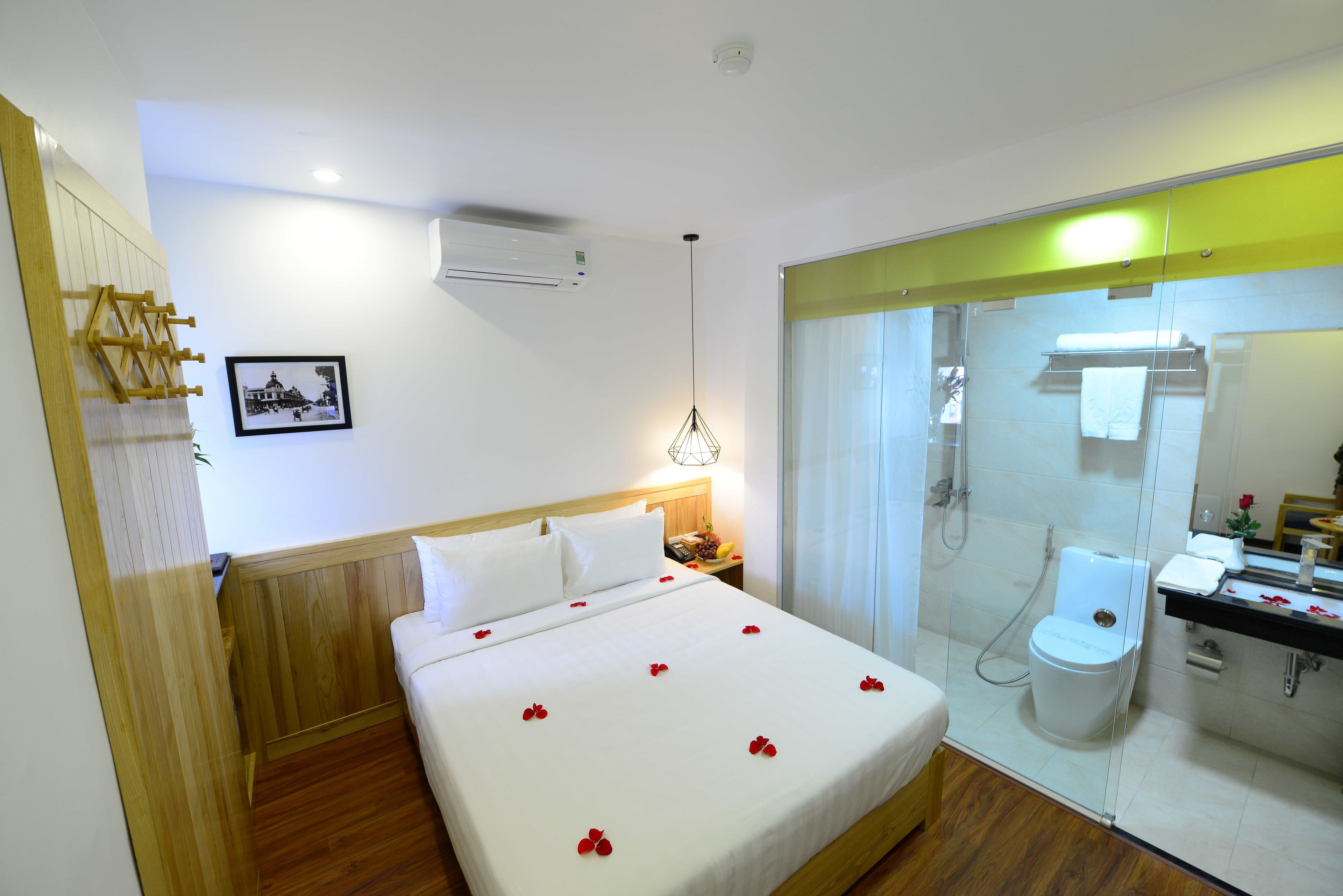 minibar, in-room safe, desk, soundproofing