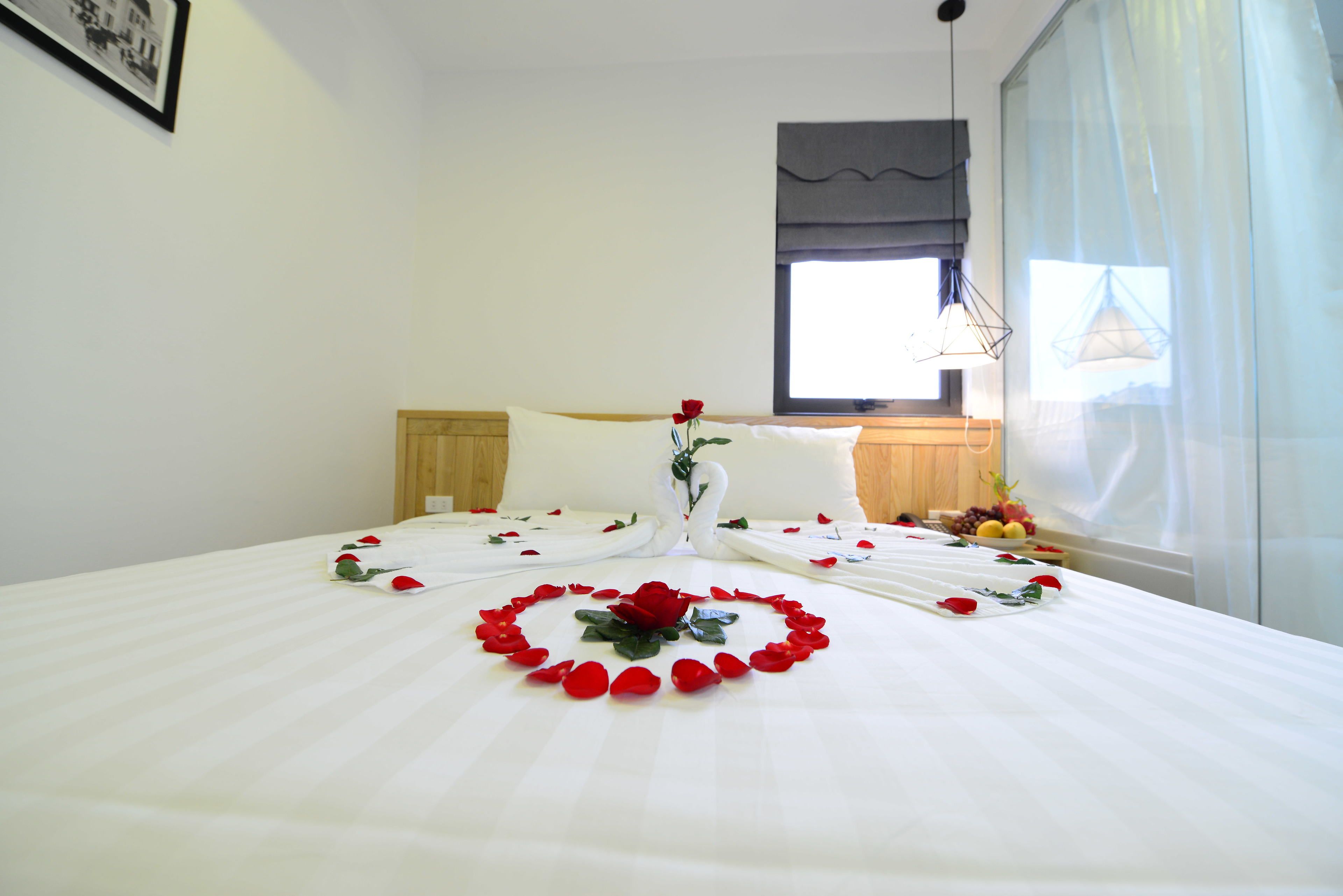 minibar, in-room safe, desk, soundproofing