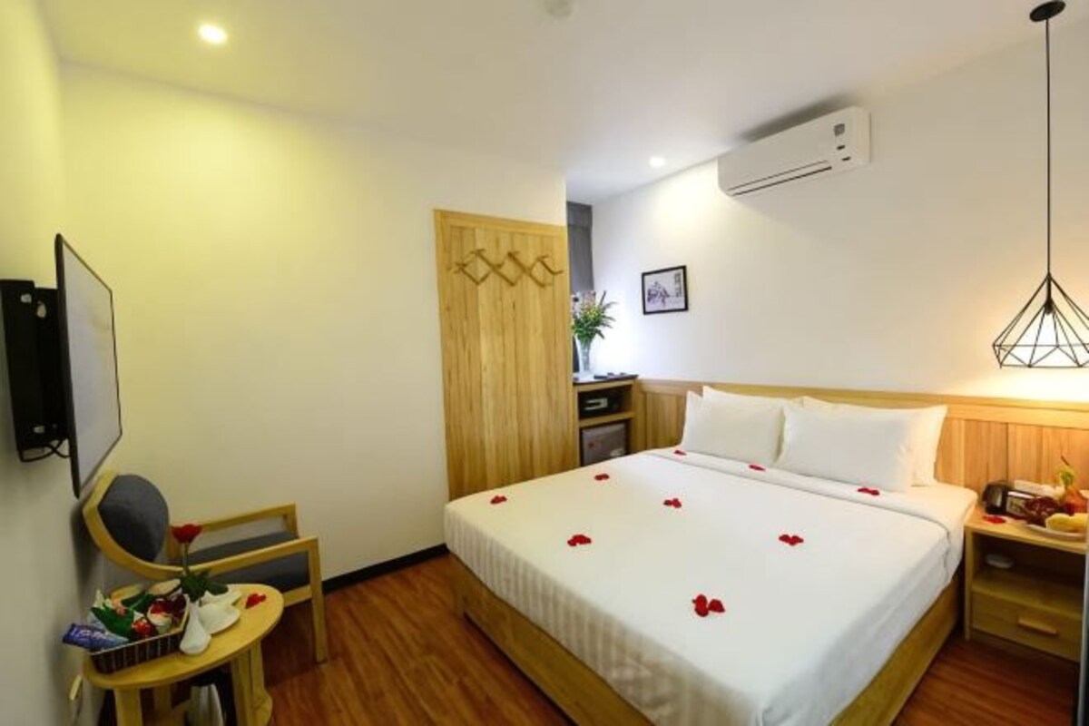 Honeymoon Suite Non Smoking