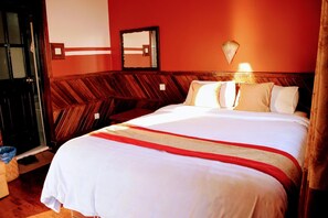 Desk, soundproofing, free WiFi