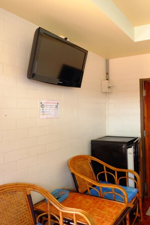 Phòng Tiêu chuẩn | Khu phòng khách | TV màn hình phẳng