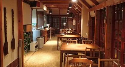 Hakuba Cortina Backpackers - Hostel