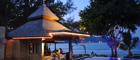 Poolside bar