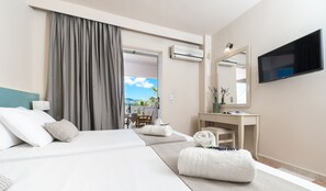 In-room safe, soundproofing, iron/ironing board, rollaway beds - Ilios Hotel (Zakynthos)