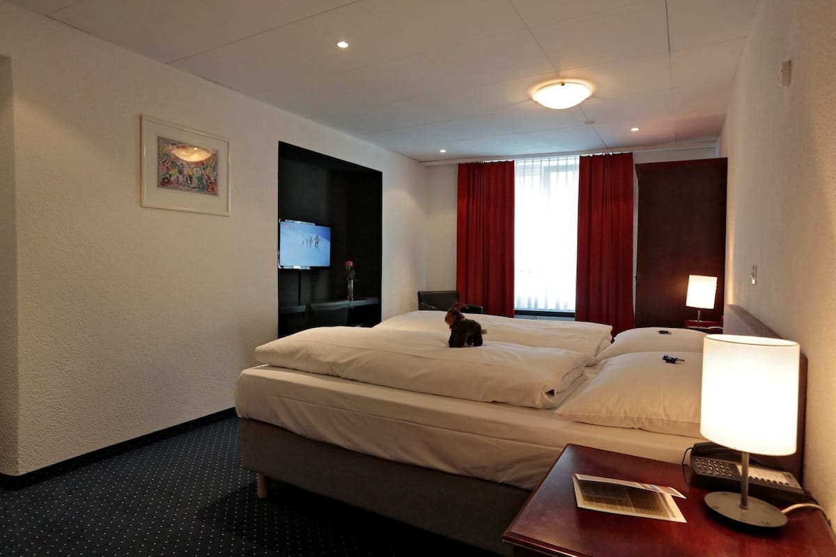 Budget Double Room | Desk, blackout drapes, soundproofing, cribs/infant beds