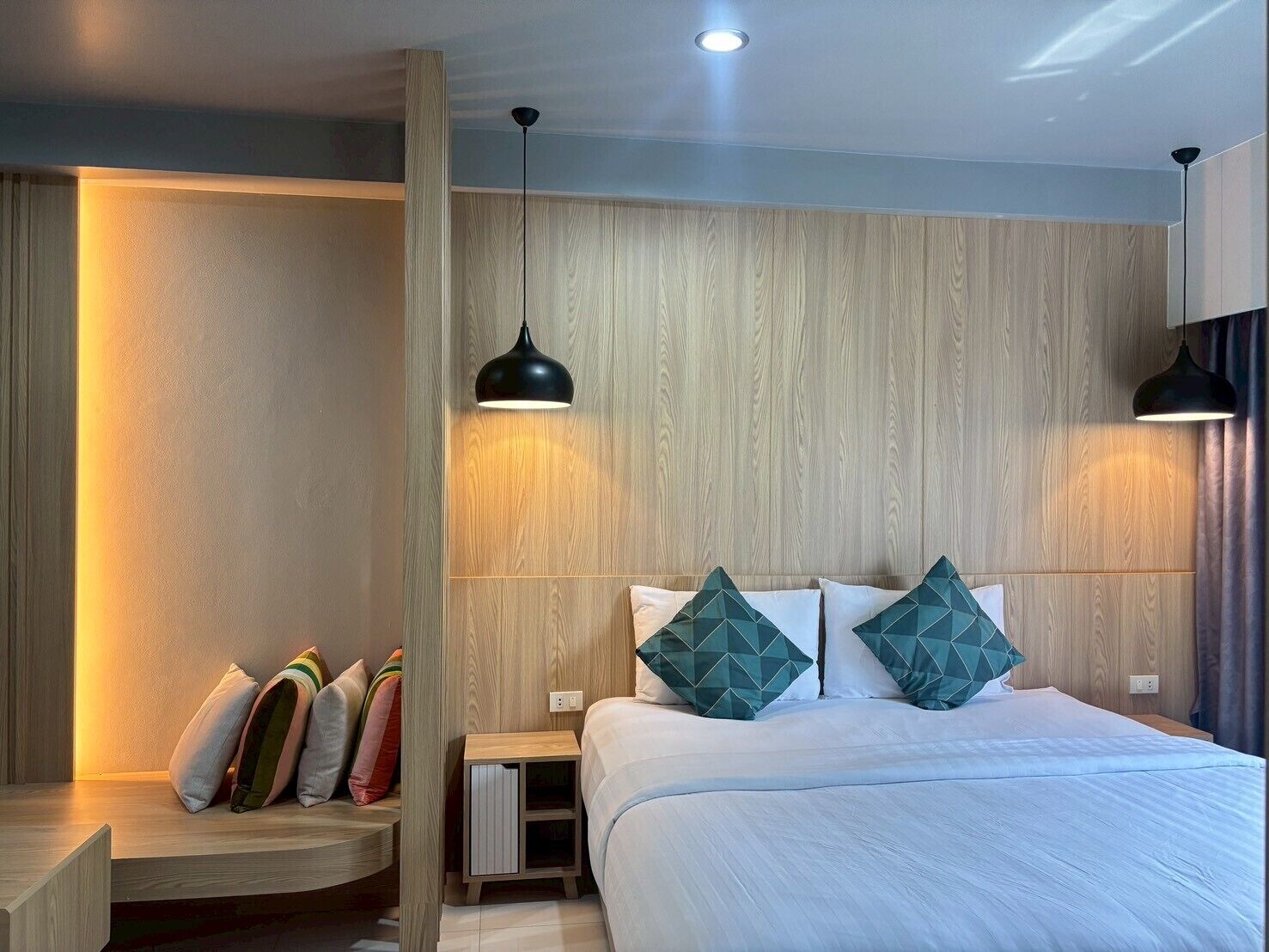 Deluxe Double Room | Individually decorated, blackout drapes, rollaway beds, free WiFi