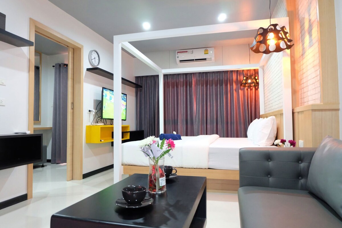 Blackout drapes, rollaway beds (surcharge), WiFi (free)