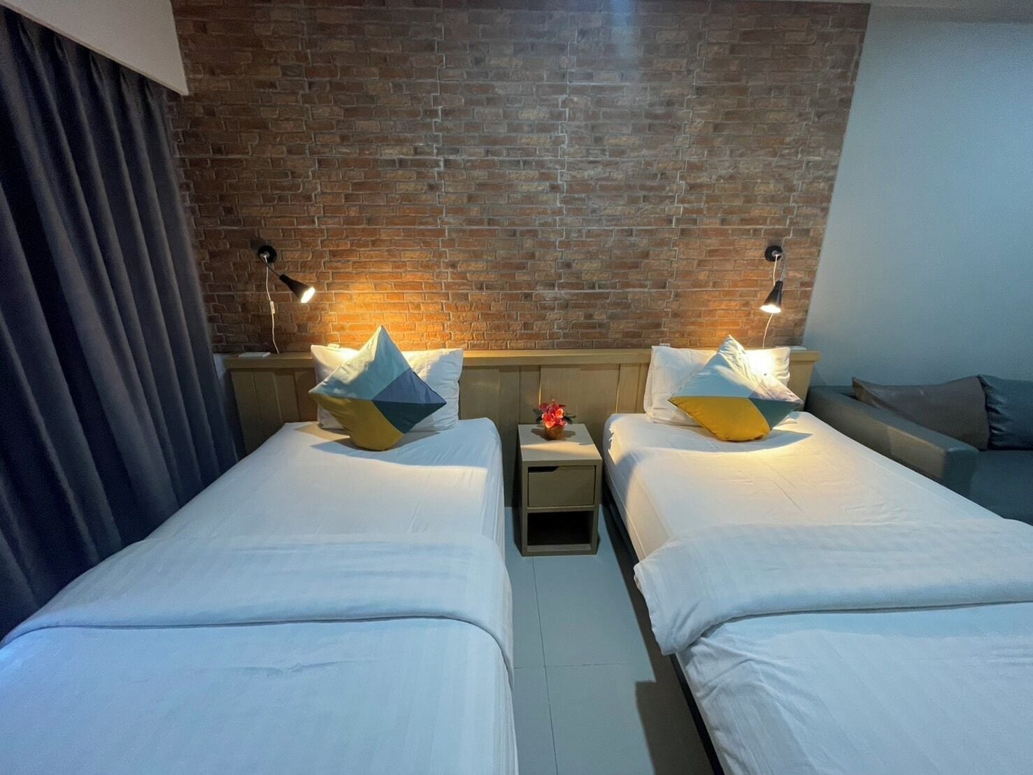 Deluxe Twin Room | Individually decorated, blackout curtains, rollaway beds, free WiFi