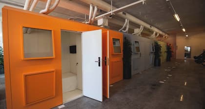 Bed and Boarding - Hostel
