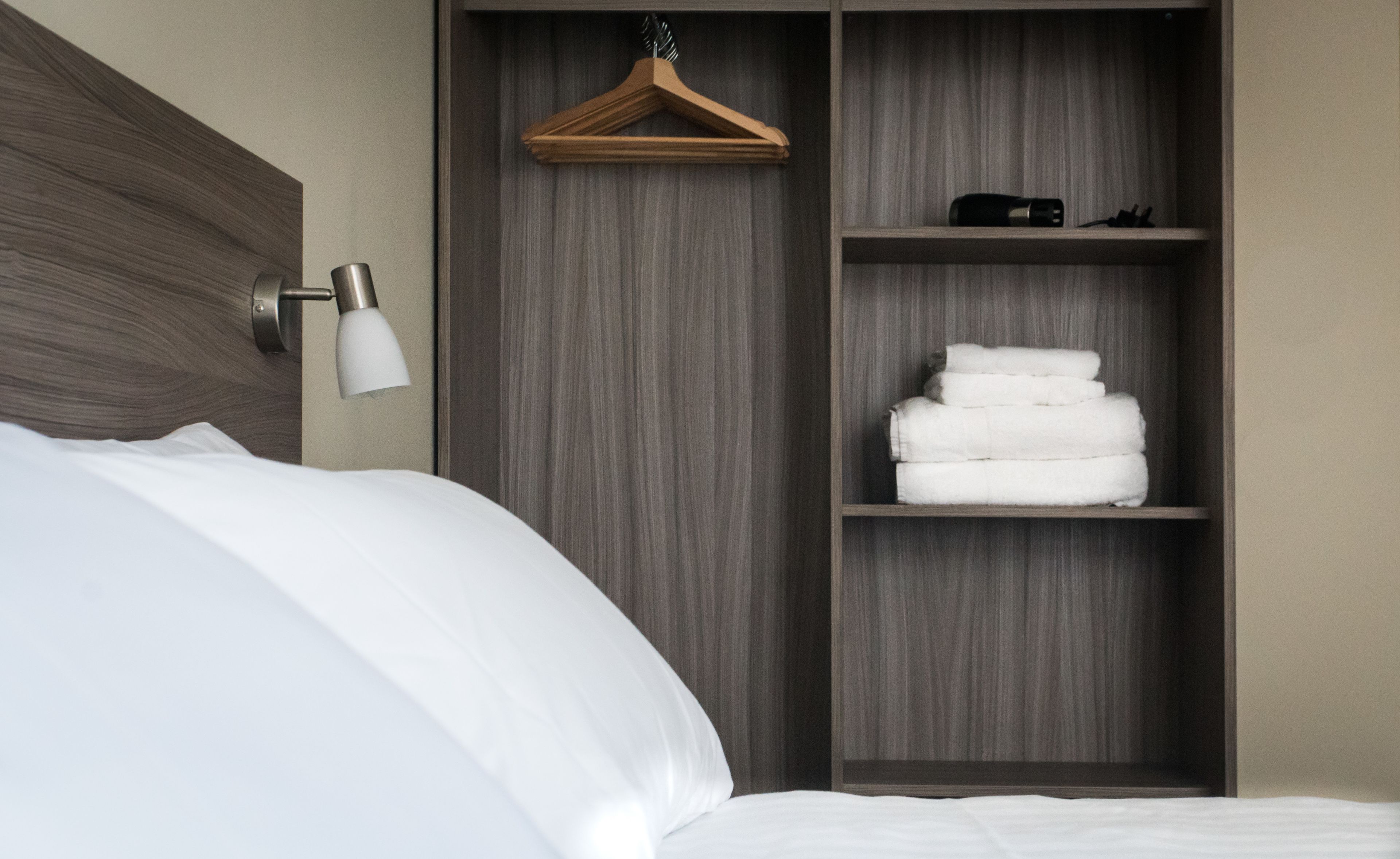 Premium bedding, desk, iron/ironing board, free WiFi