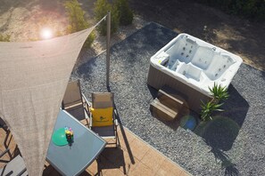 Deluxe Villa, 3 Bedrooms, Garden Area | Outdoor spa tub - Kenese-Völgye Villahotel (Balatonkenese)