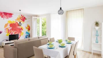 Khu vực ăn uống tại phòng