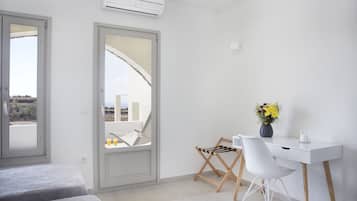 Suíte júnior, vista para o mar | Comodidades do quarto