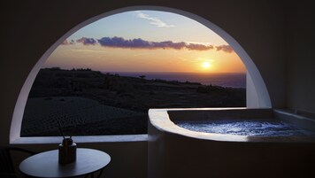 Suíte superior, banheira de imersão, vista para o mar | Vista da sacada