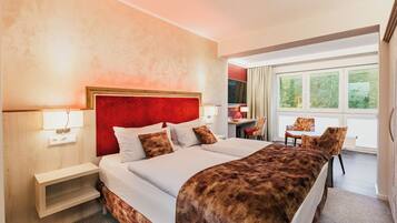 Deluxe tweepersoonskamer | Een bureau, geluiddichte muren, gratis wifi