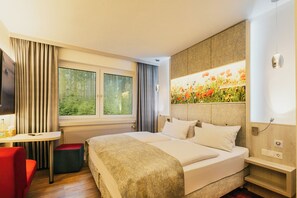 ห้องคอมฟอร์ทดับเบิล | โต๊ะทำงาน, ห้องเก็บเสียง, Wi-Fi ฟรี