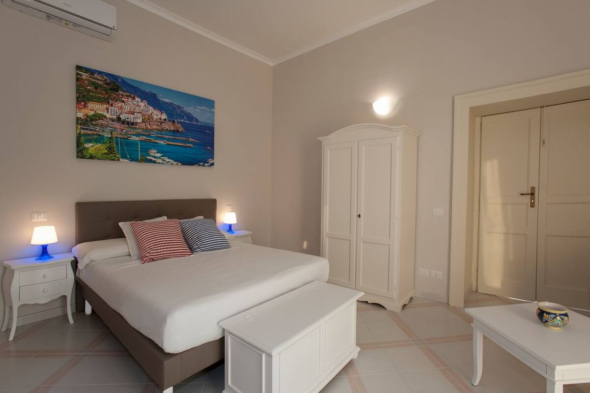 1 bedroom, premium bedding, minibar, in-room safe