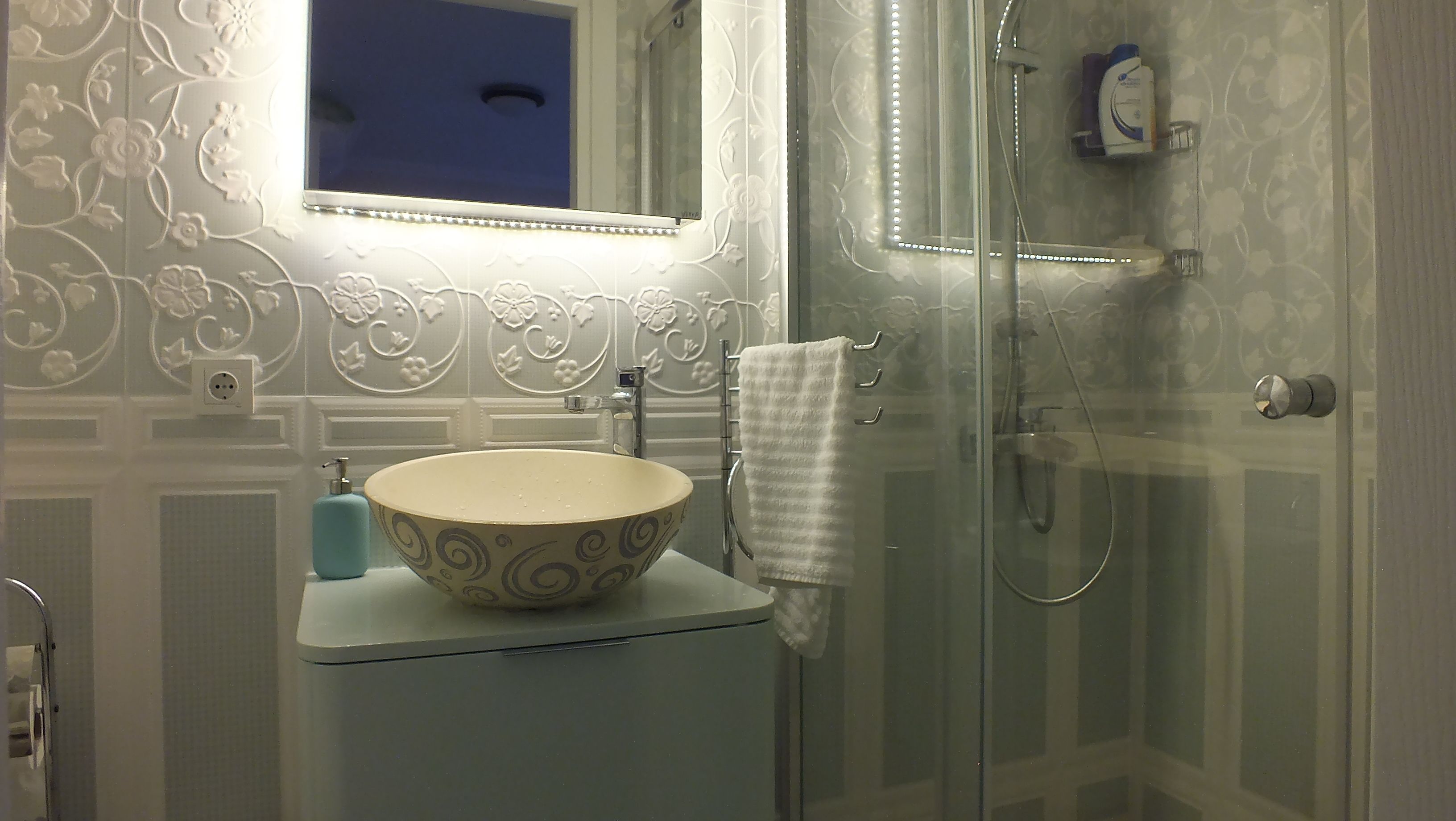 303 superior apart daire | bathroom | shower, free toiletries, hair dryer, slippers