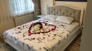 Premium bedding, free minibar items, desk, free WiFi - Heybeli Butik Hotel (Adalar)