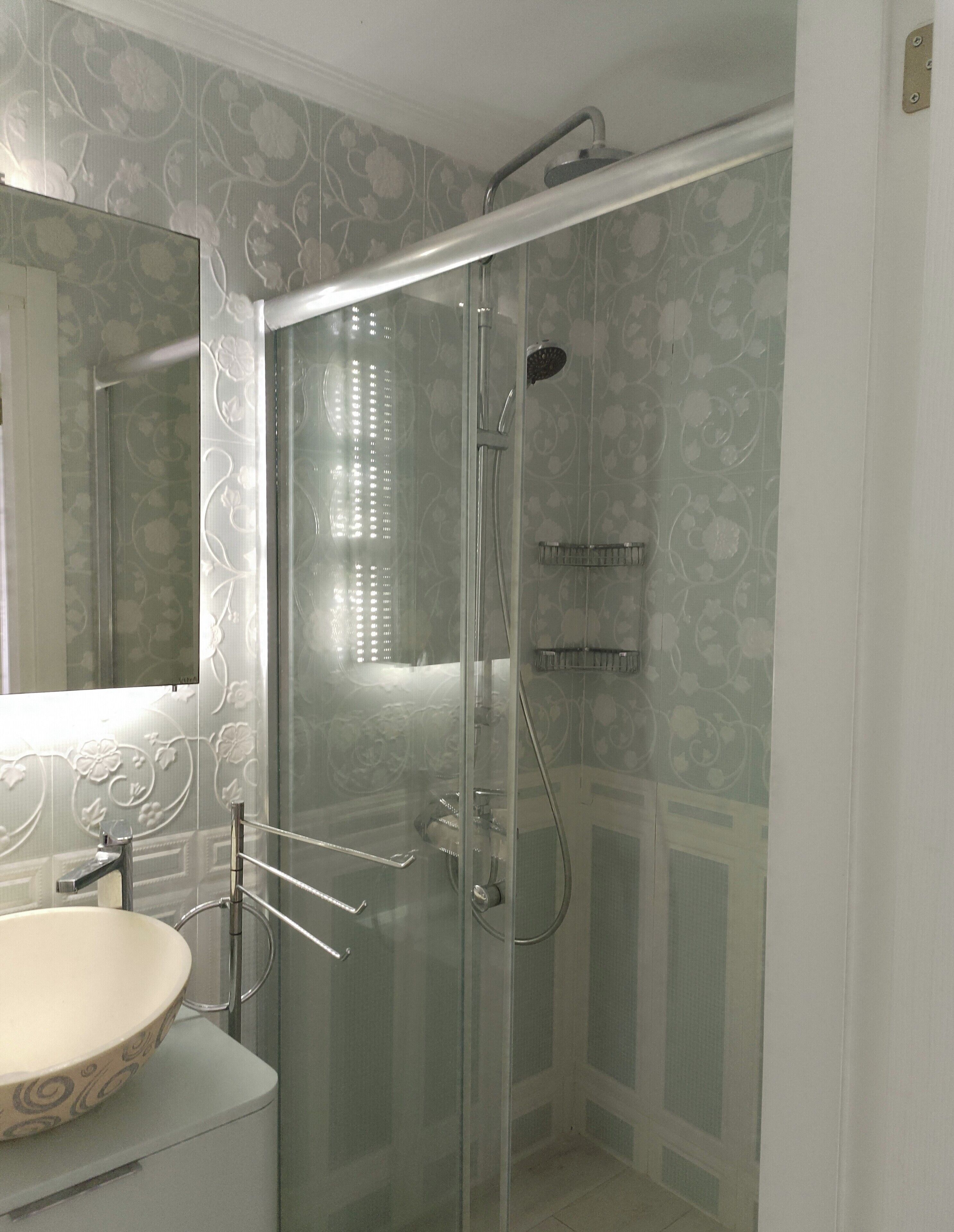 202 apart daire | bathroom | shower, free toiletries, hair dryer, slippers