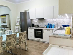 Appartement, 2 chambres, balcon | Cuisine privée