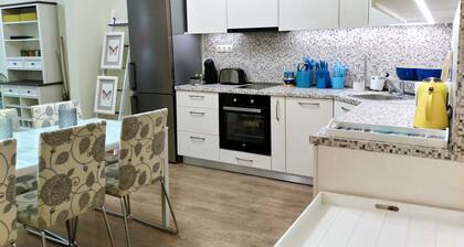 Baratero Red House Apartment