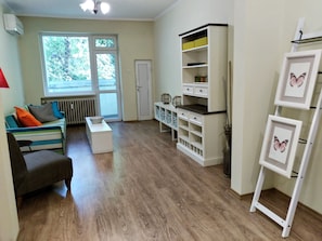 Living room - Baratero Red House Apartment (Sofia)