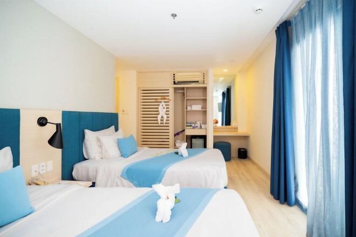 Ropa de cama de alta calidad, camas con efecto memoria y minibar 