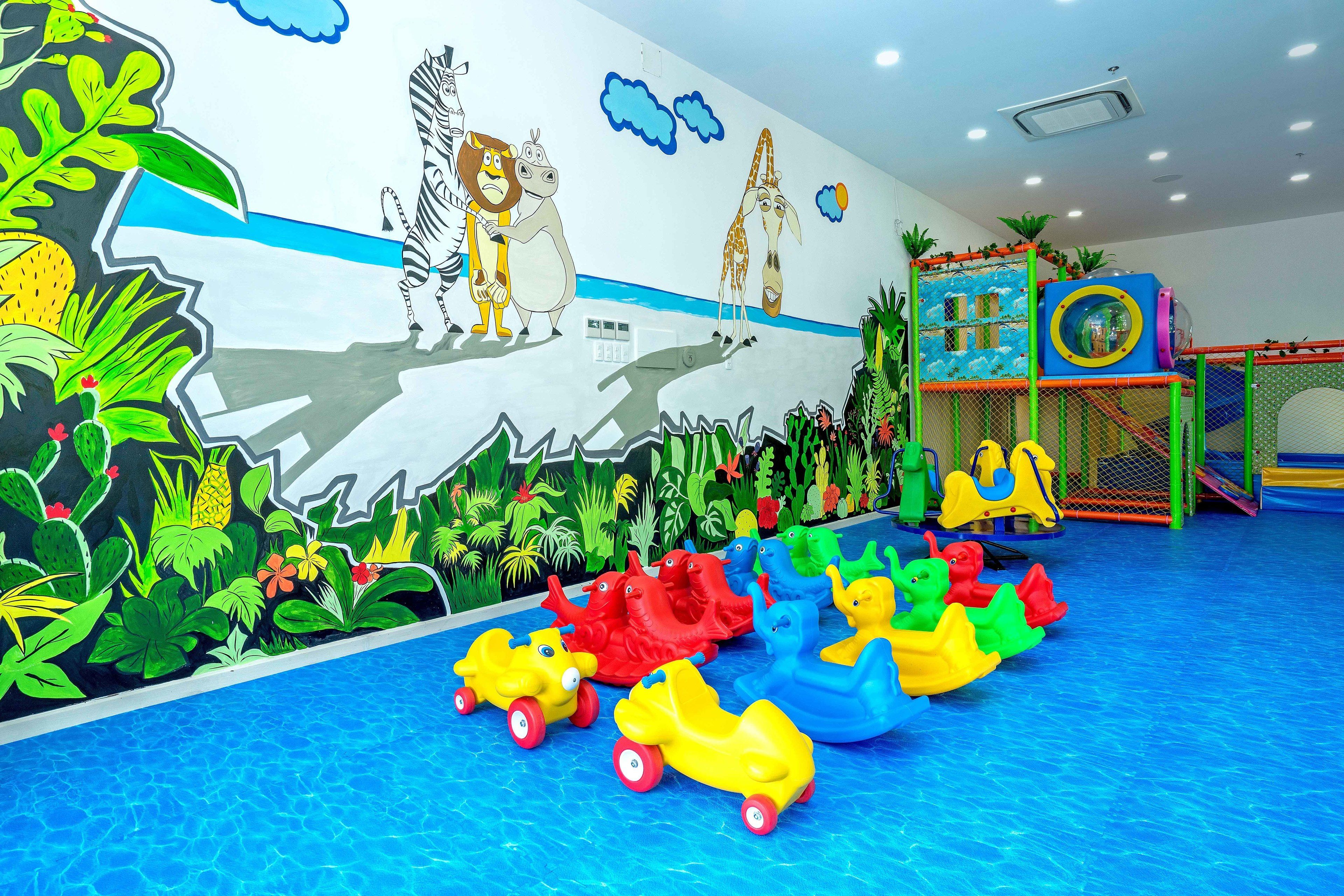 Área de juegos infantiles bajo techo