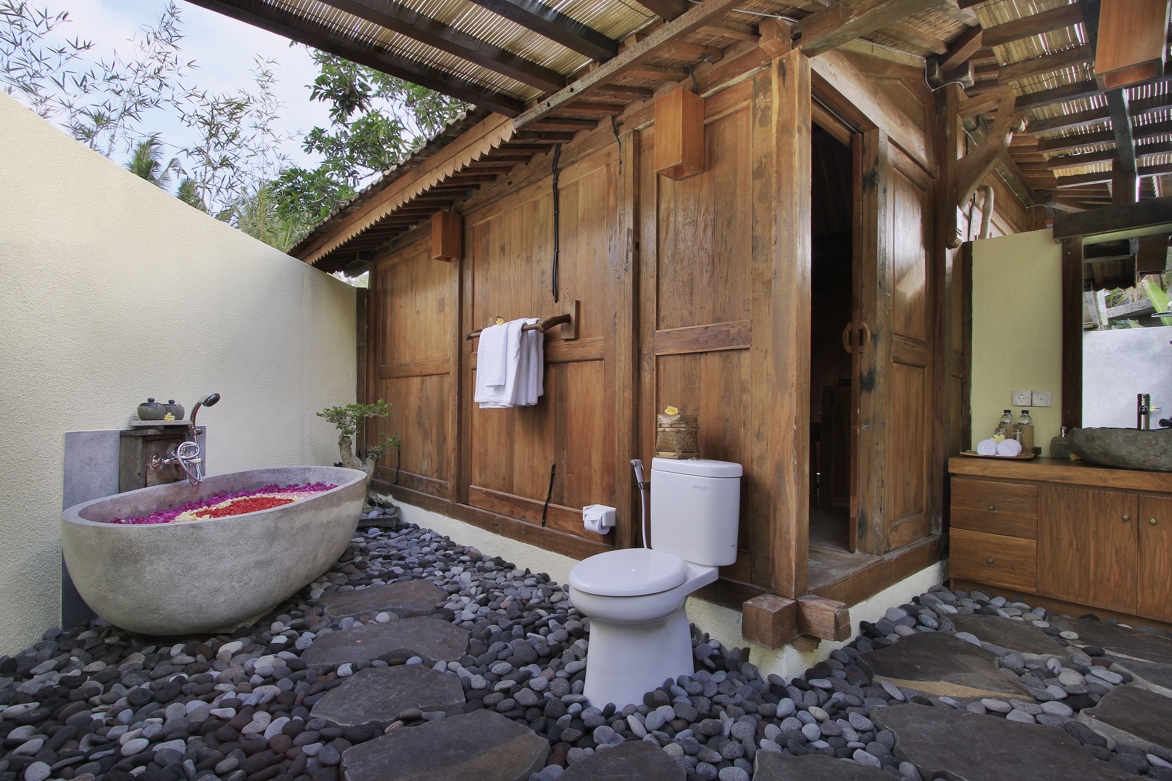 separate bathtub and shower, deep-soaking bathtub, rainfall showerhead