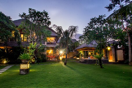 Manzelejepun Villa & Pavilion - view 3