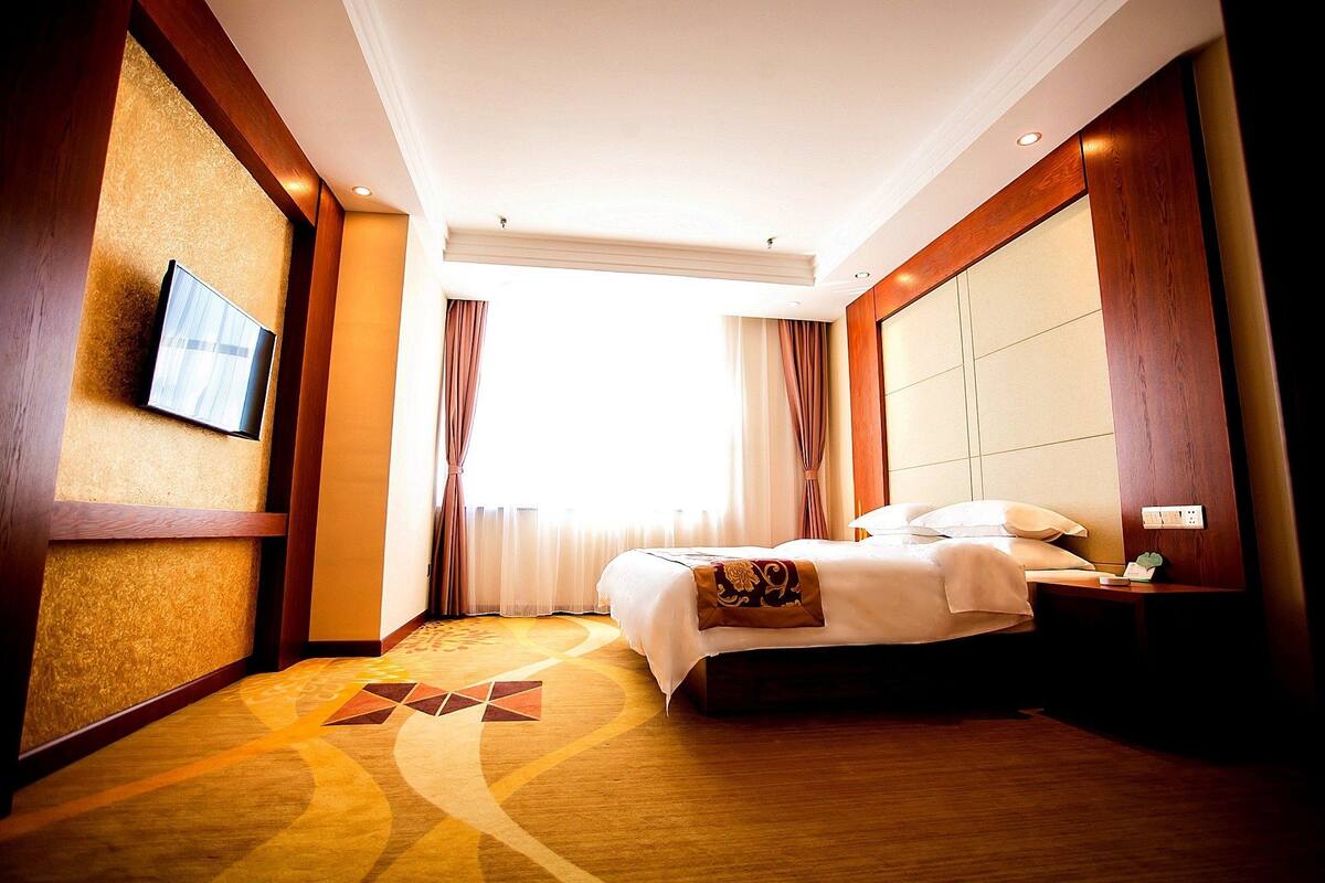 Suite | Meja kerja, tirai kedap cahaya, dan Wi-Fi gratis