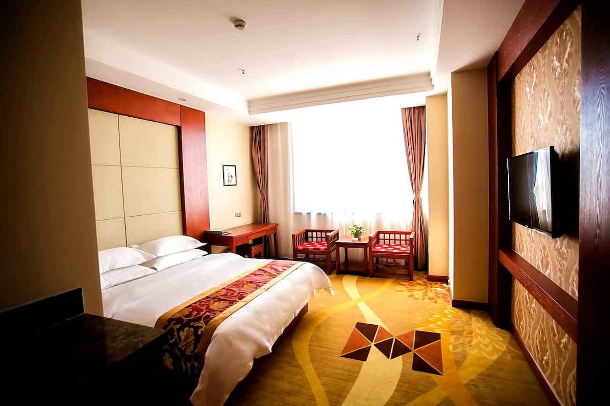 Kamar Double Bisnis | Meja kerja, tirai kedap cahaya, dan Wi-Fi gratis