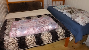 House | Iron/ironing board, free WiFi, bed sheets