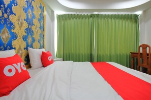 Standard Double Room | Desk, free WiFi, bed sheets - OYO 410 Diamond Boutique Hostel (Bangkok)