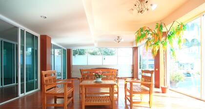 OYO 410 Diamond Boutique Hostel