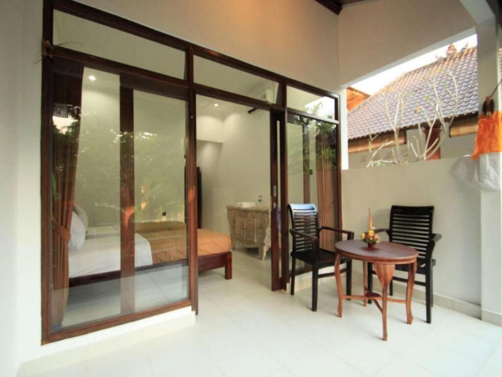 デスク、防音設備、WiFi (無料)