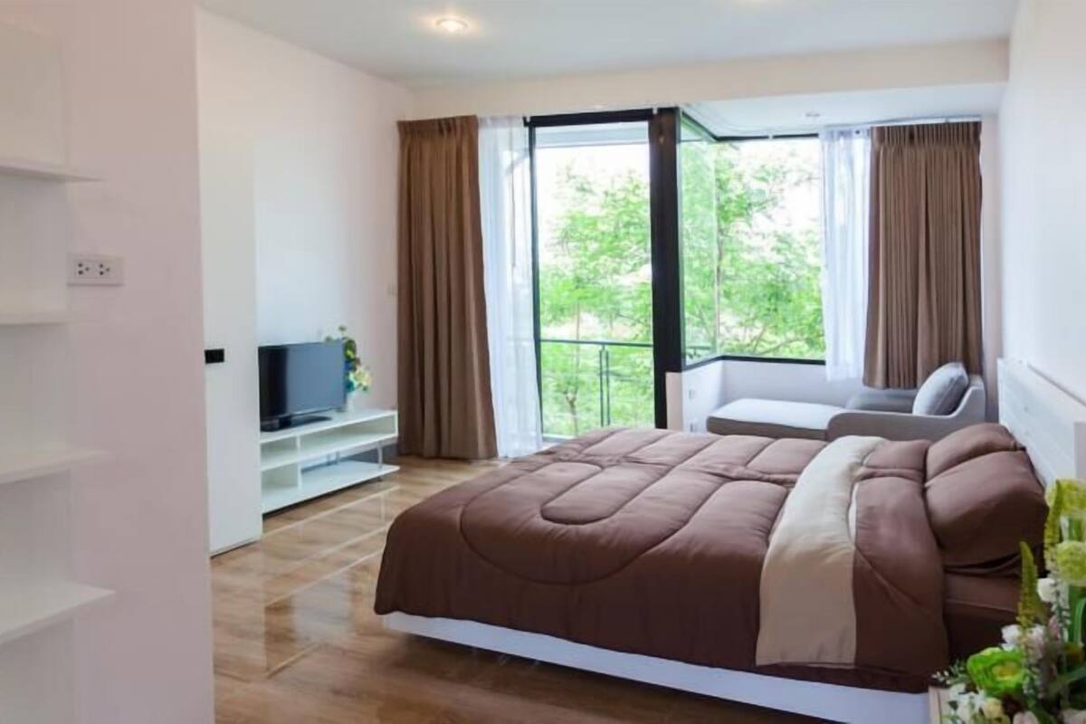 Basic Double Room Single Use | WiFi (free), bed sheets