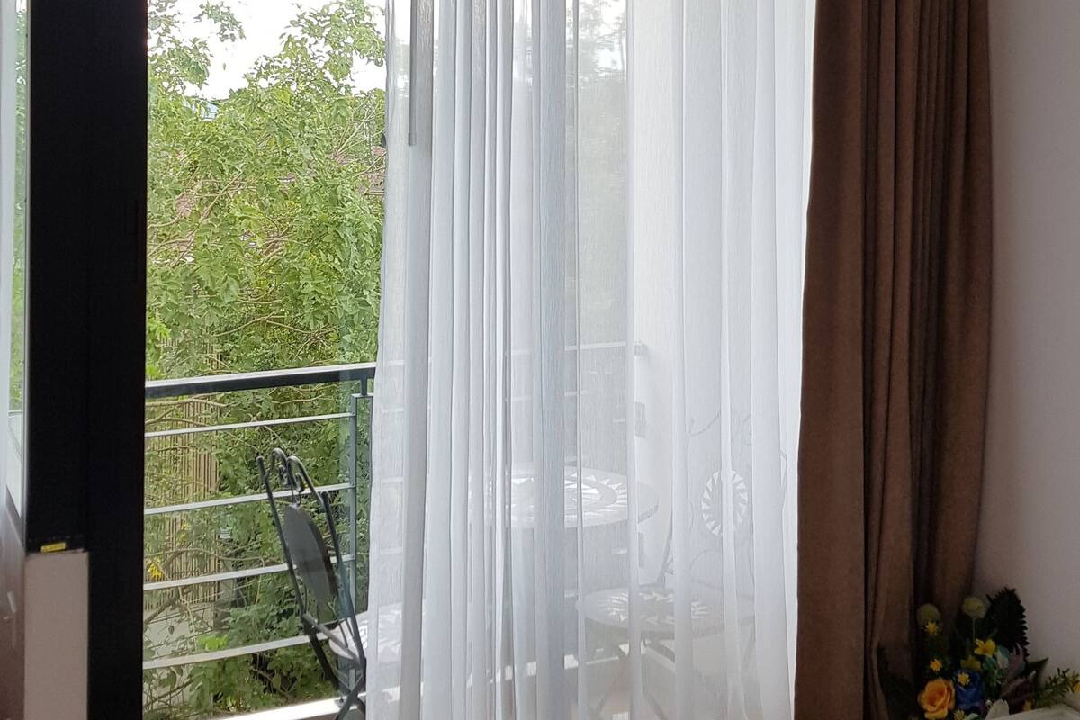 WiFi (free), bed sheets