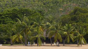 Private beach, white sand, sun-loungers, beach umbrellas