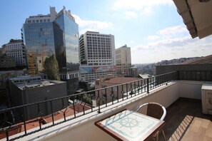 Loft Kota, 2 Tempat Tidur Queen | Pemandangan kota