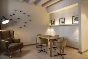 Executive Suite | Minibar, in-room safe, desk, free WiFi - Savona 18 Suites - Preferred Hotels & Resorts (Milan)