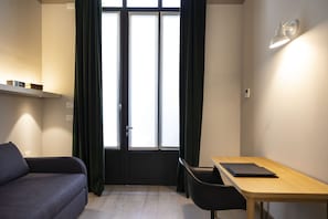 1 chambre, minibar, coffre-fort, bureau