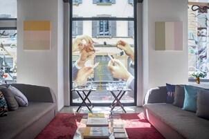 Sala de estar en el lobby