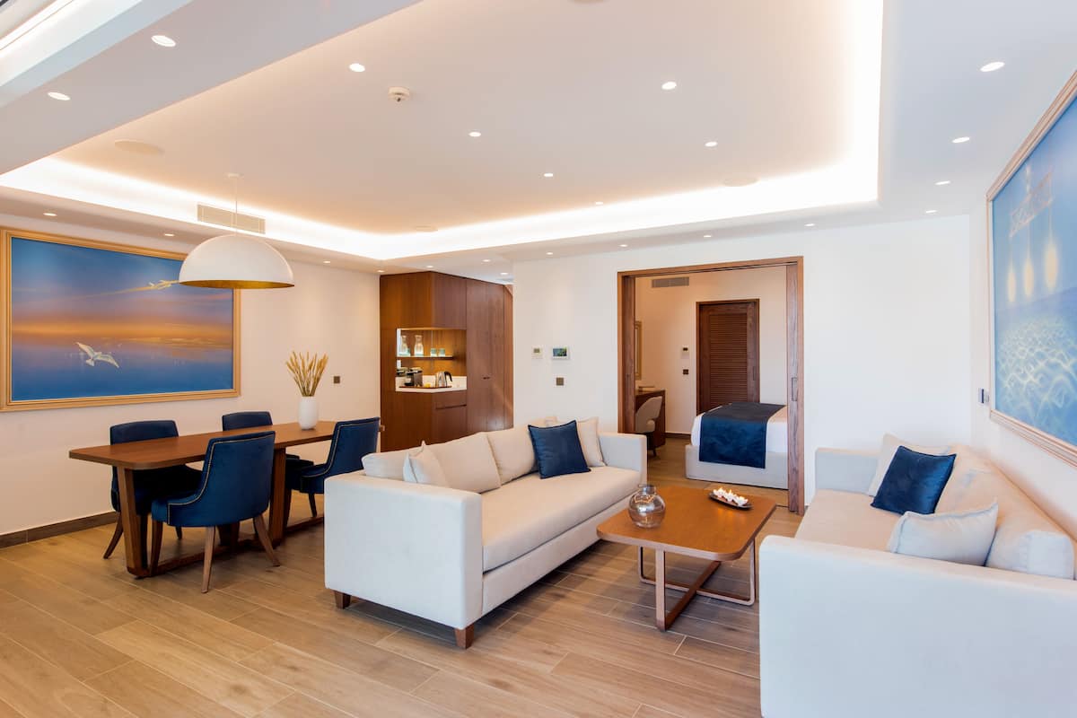Presidential Villa 3 Bedrooms on Two Floors Sea View with Private Pool SweetSauna and Gym | Premium bedding, minibar, in-room safe, desk