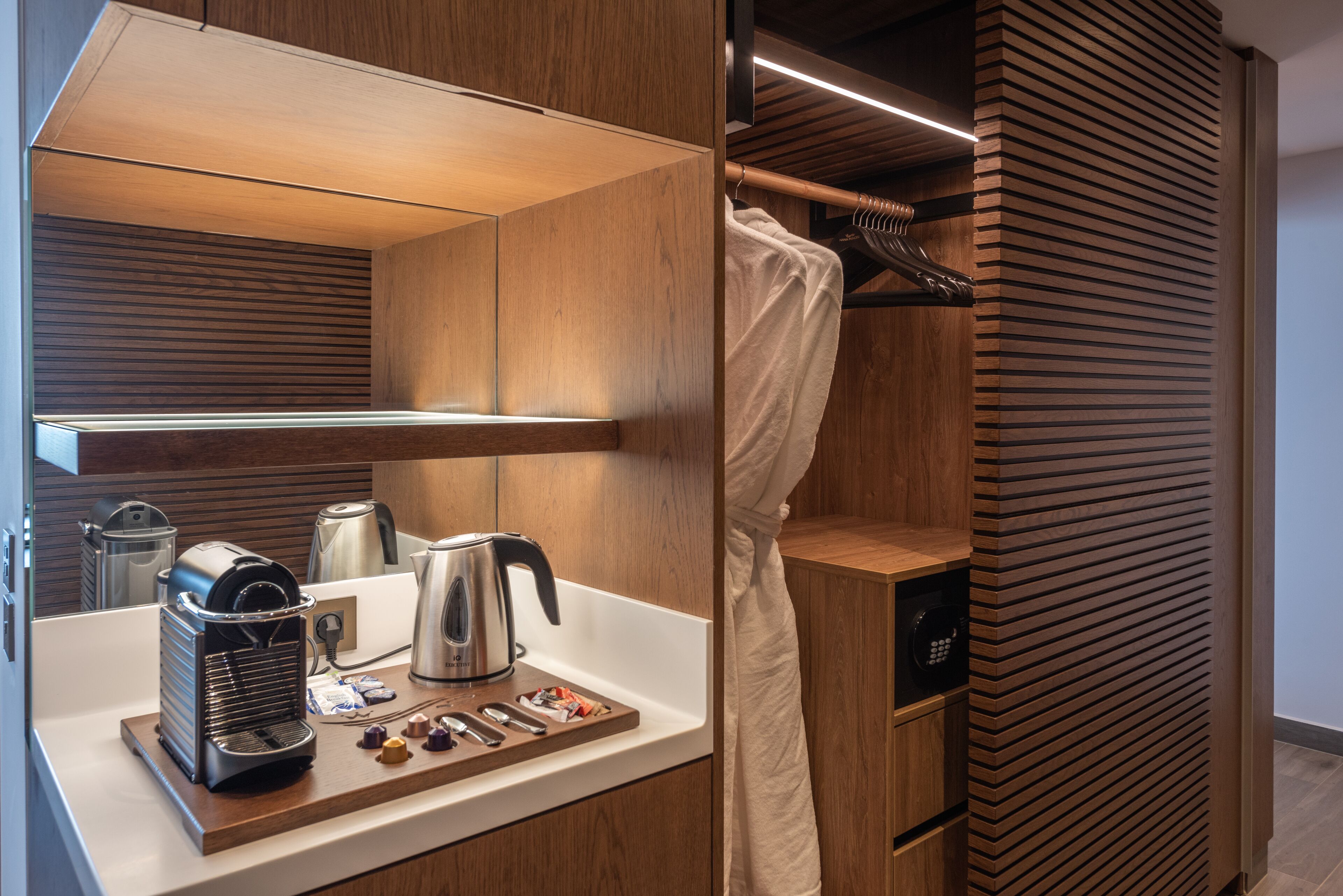 1 bedroom, premium bedding, minibar, in-room safe