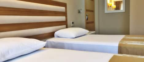 Twin Room, 2 Single Beds | Egyptian cotton sheets, premium bedding, desk, blackout curtains